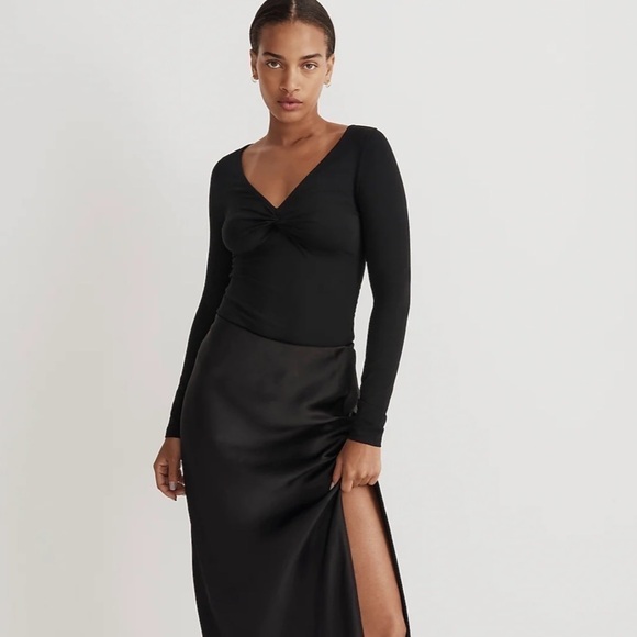 Madewell Twist-Front Long-Sleeve Tee true black - Picture 4 of 9